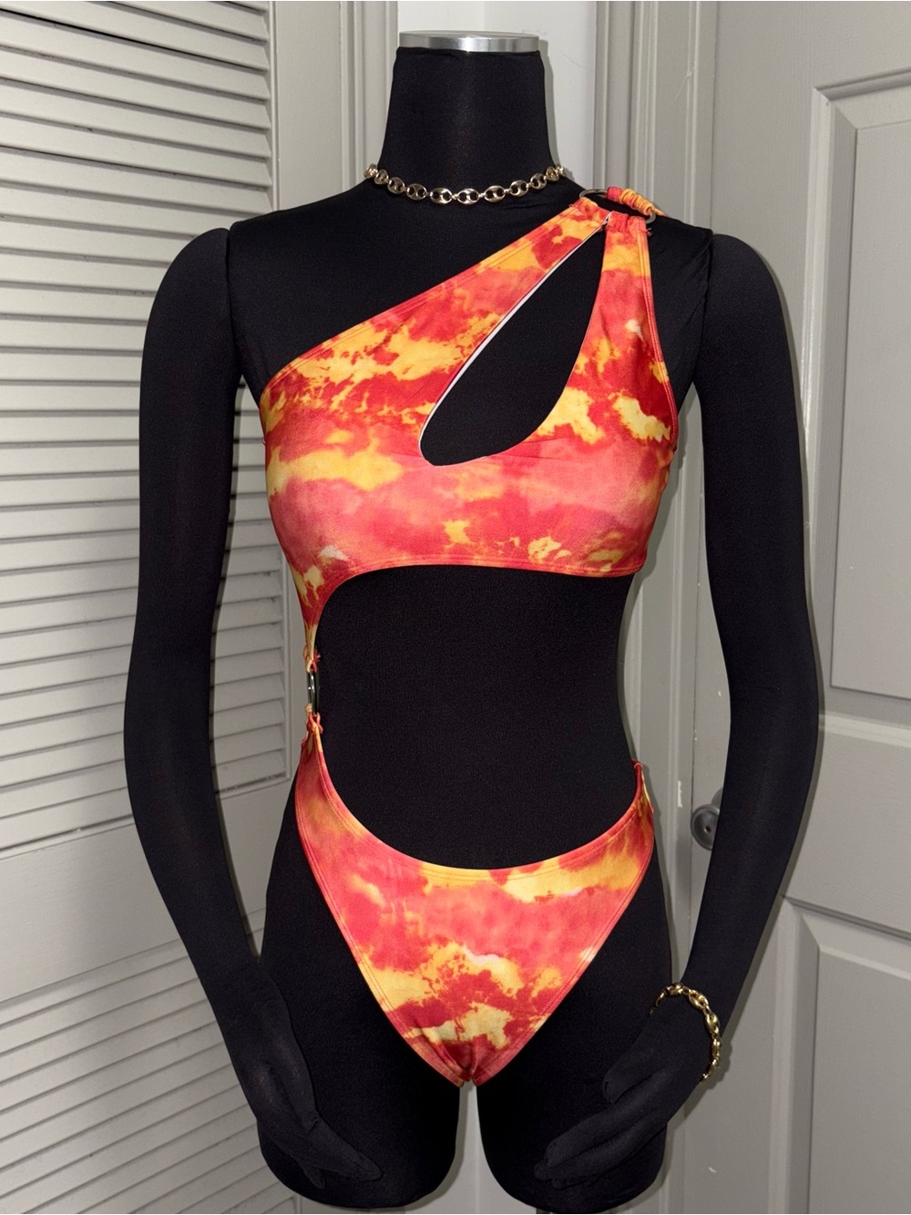 One-Shoulder Cutout Tie-Dye One-Piece Swimsuit - Red/Yellow